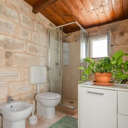 La Casa A Corte Con Terrazzo - Artemisia Homes