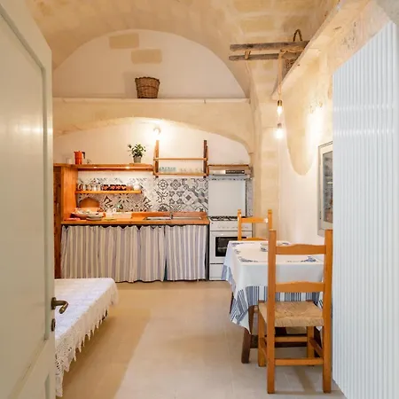 La Casa A Corte Con Terrazzo - Artemisia Homes *