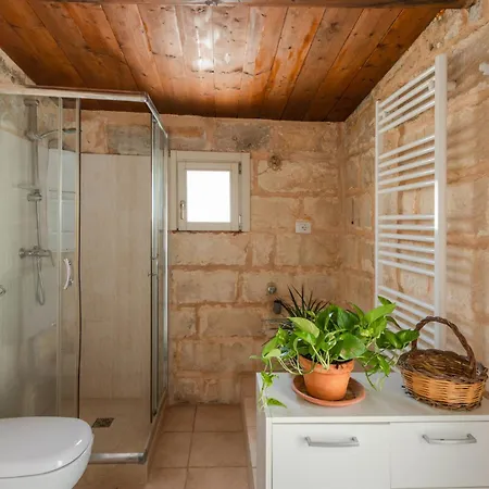 La Casa A Corte Con Terrazzo - Artemisia Homes