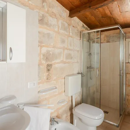 La Casa A Corte Con Terrazzo - Artemisia Homes