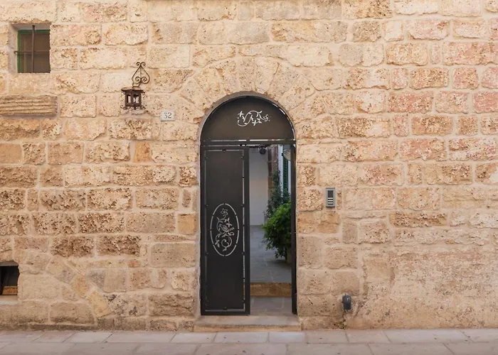 La Casa A Corte Con Terrazzo - Artemisia Homes *