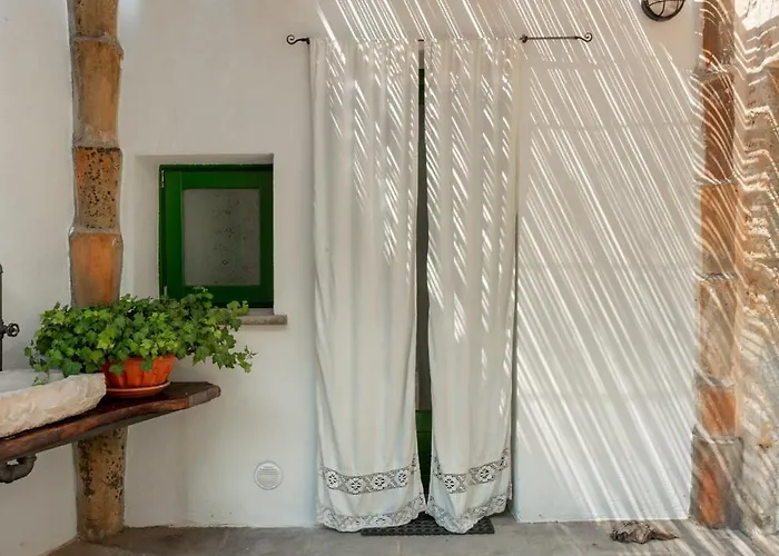 La Casa A Corte Con Terrazzo - Artemisia Homes *